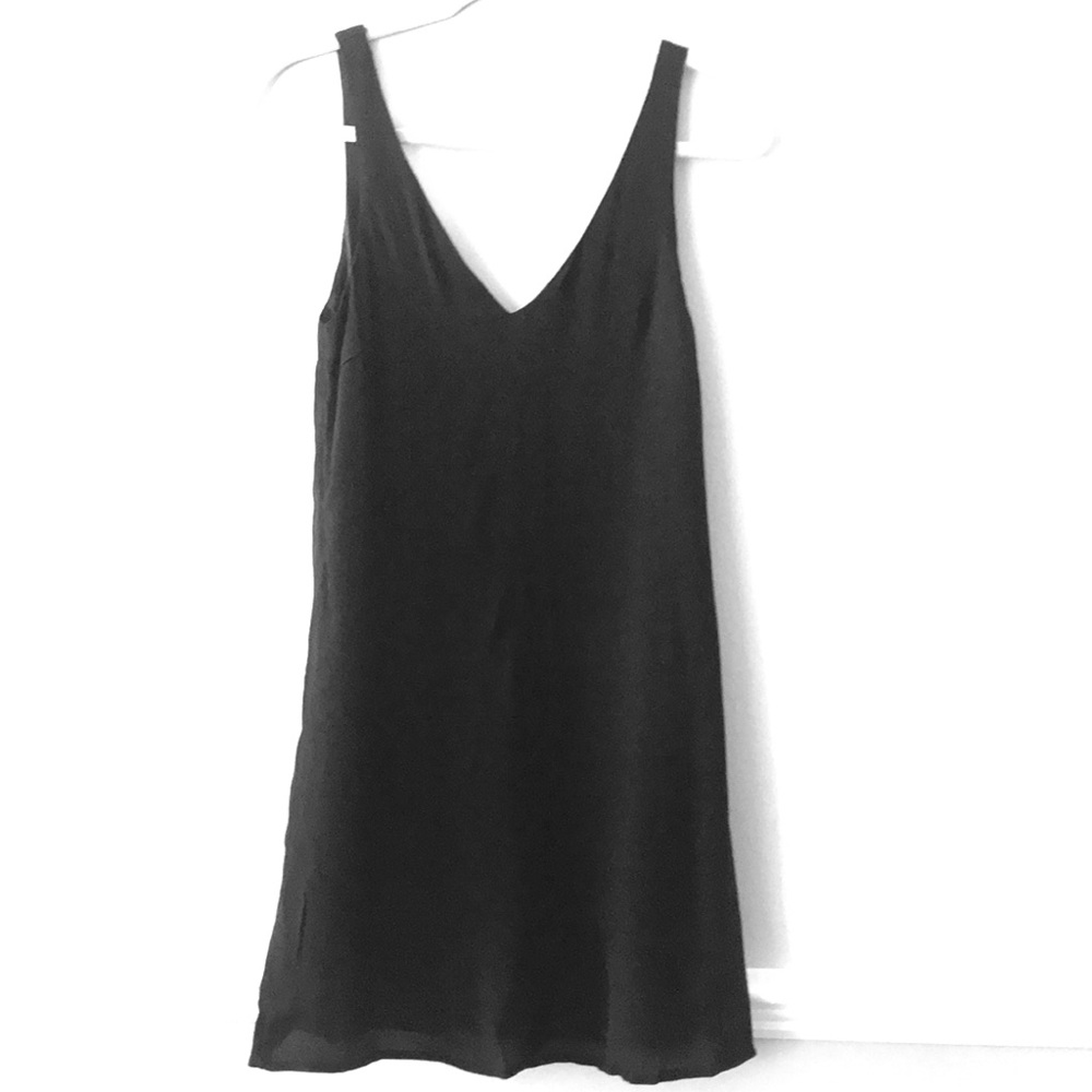NWT black v neck lulus dress